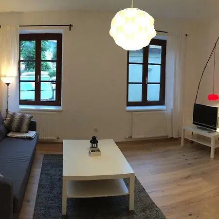 Zentrale Altbauwohnung Mit Flair Innsbruck