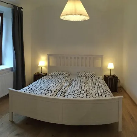 Zentrale Altbauwohnung Mit Flair شقة *
